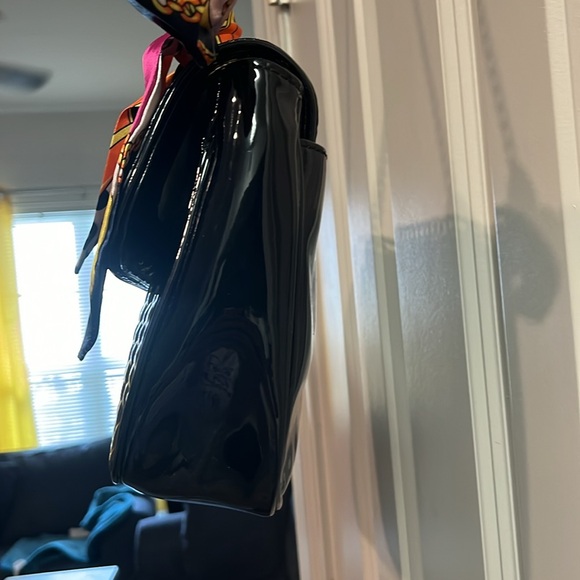 Anne Klein Quilted Black Patent Leather Chain Strap Handbag - Picture 4 of 9